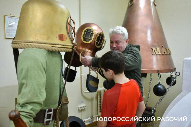 В Новороссийске работает уникальный музей-мастерская старинных водолазных костюмов
