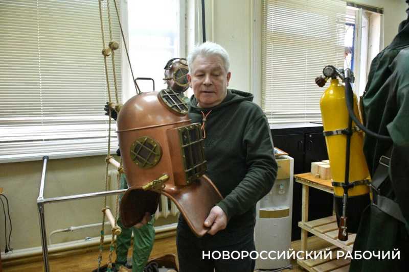 В Новороссийске работает уникальный музей-мастерская старинных водолазных костюмов