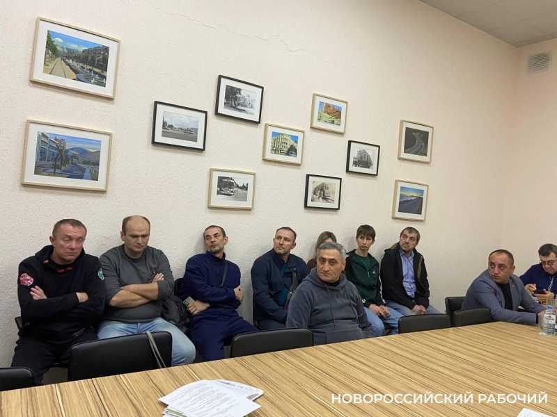 В Новороссийске разобрали случай с маршрутчиком и ребенком во время атаки БПЛА