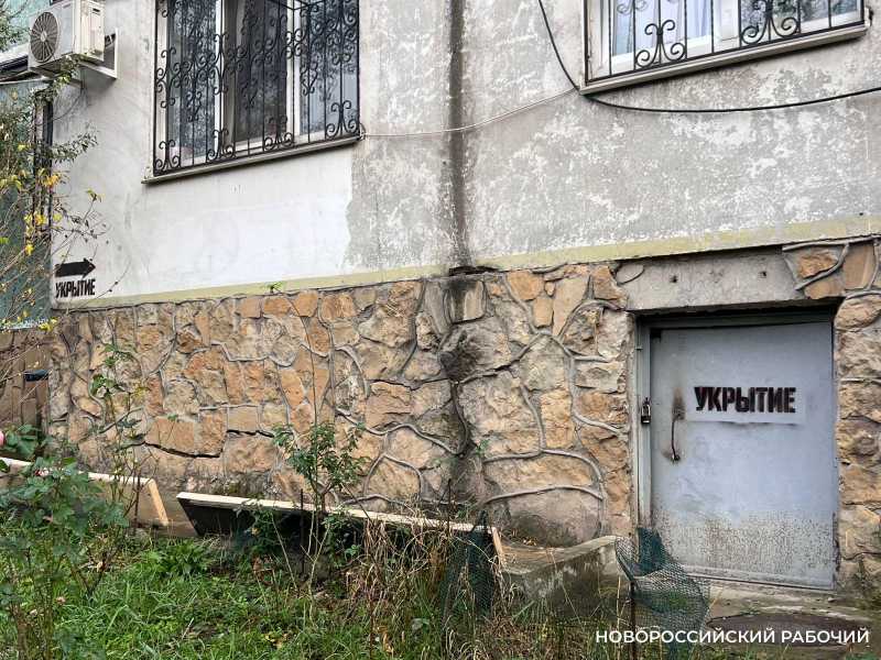 В Новороссийске школьники написали  тренировочный ЕГЭ и вышли из классов под звуки сирены