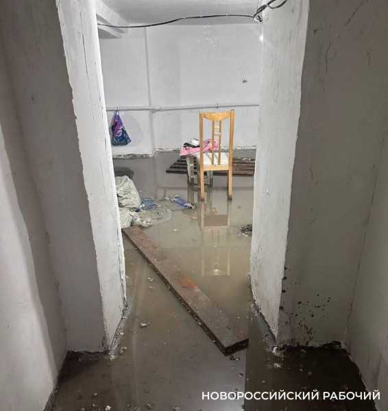 В Новороссийске укрытие залила канализация