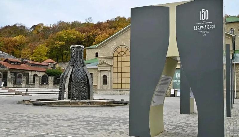 В Новороссийске установили указатели для китайских туристов