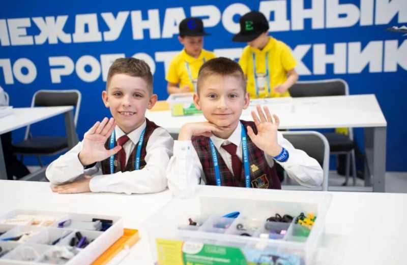 В самой большой школе Новороссийска &mdash; 13 физруков, свой бильярд и сотни спортивных побед