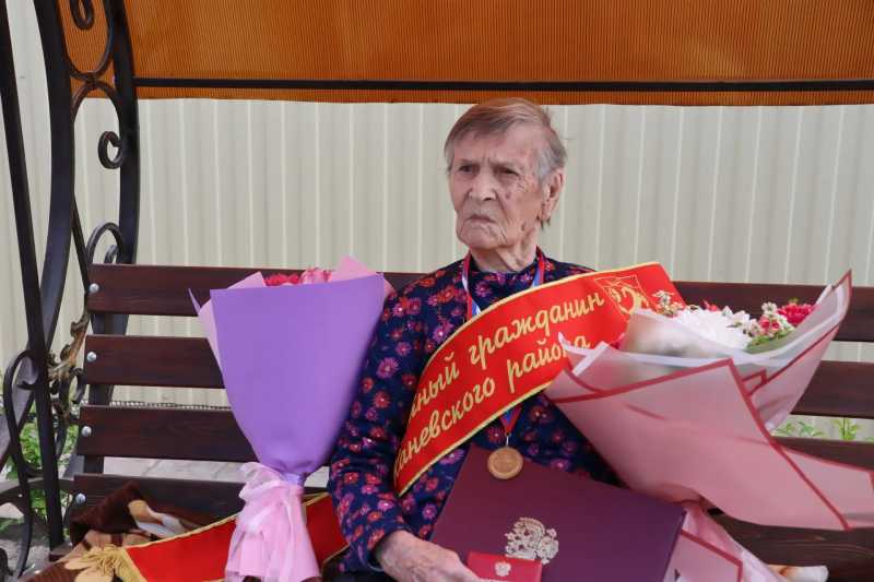 Вениамин Кондратьев поздравил ветерана Великой Отечественной войны из Каневского района со 102-летием