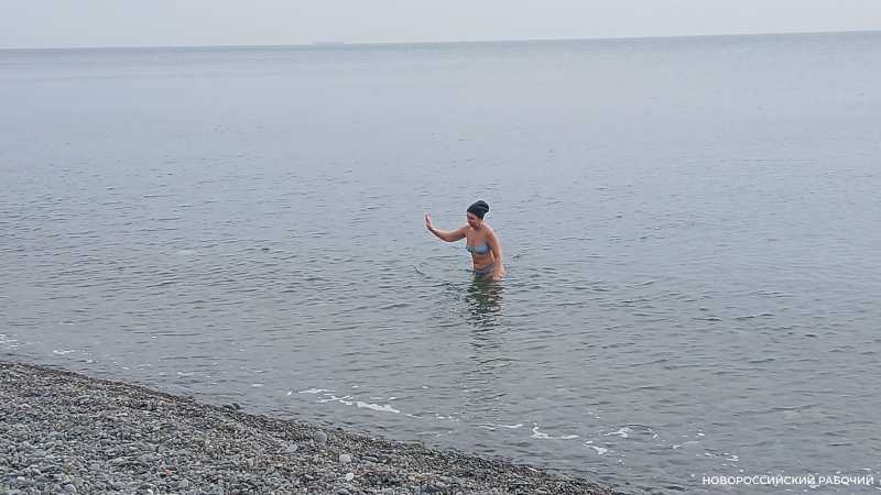 Вода&nbsp;в море у Новороссийска теплеет. Так говорят &laquo;моржи&raquo;