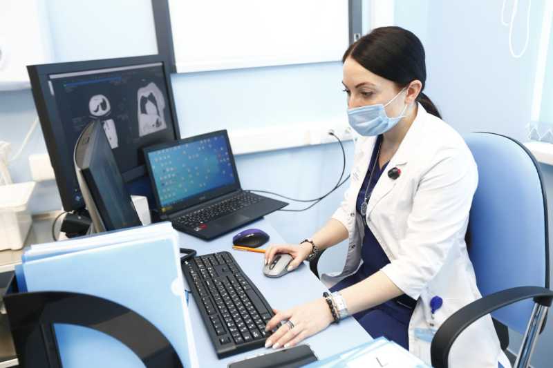 За 14 лет по программе &laquo;Земский доктор/фельдшер&raquo; выплаты получили более 5 тысяч медработников Кубани