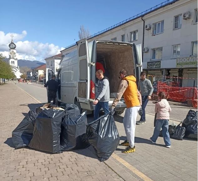 4 мешка сковородок и кастрюль и 17 мешков стекла. В Новороссийске прошла акция по сбору вторсырья