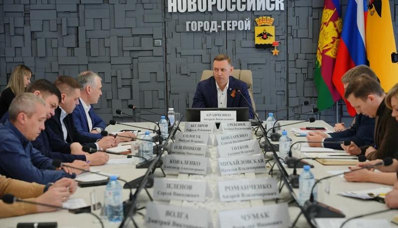 Андрей Кравченко: Категорически недопустимо, чтобы участки дорог превращались в &laquo;лоскутное одеяло&raquo; из‑за несогласованных действий аварийных бригад