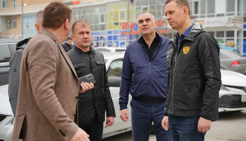 Андрей Кравченко: После снятия угрозы атаки в Новороссийске на пострадавших объектах начались работы с участием экстренных служб