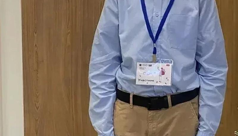 Андрей Кравченко поздравил двух юных новороссийцев с победами на олимпиадах регионального и всероссийского уровней