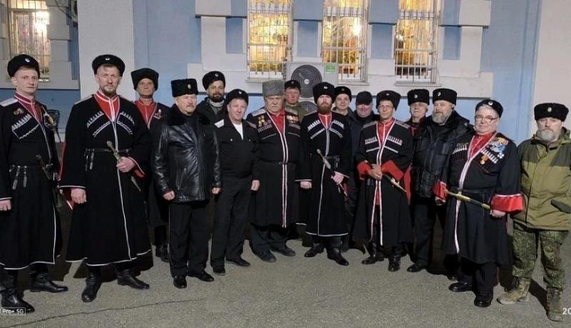 Более ста казаков обеспечивали безопасность и правопорядок на территории храмов Новороссийска в пасхальную ночь