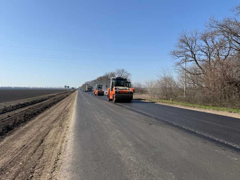 Дорогу Армавир &ndash; Курганинск ремонтируют с опережением графика