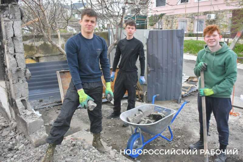 &laquo;Если бы в кранах была вода, дом бы спасли&raquo;. Жители Восточного района о пережитых атаках