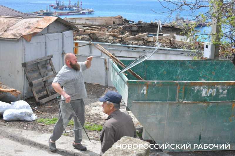 &laquo;Если бы в кранах была вода, дом бы спасли&raquo;. Жители Восточного района о пережитых атаках