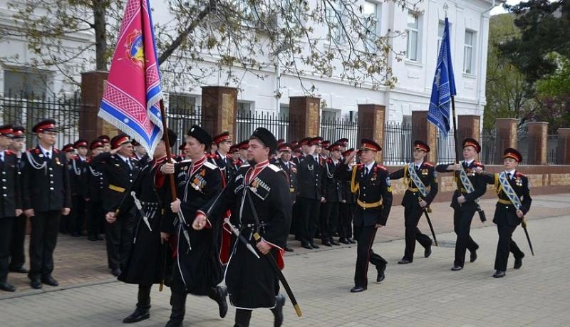 Казаки Новороссийского РКО вместе с воспитанниками Новороссийского казачьего кадетского корпуса отметили 35-летие со дня реабилитации казачества