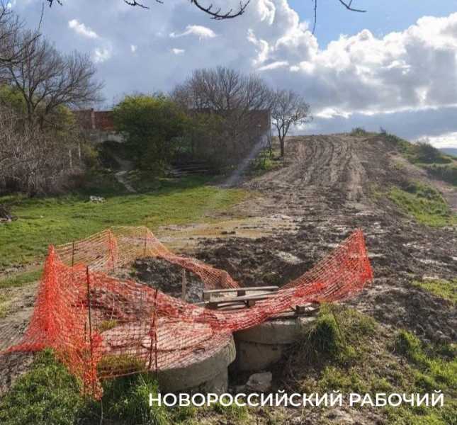 На пляже Новороссийска появился новый &laquo;арт-объект&raquo;?