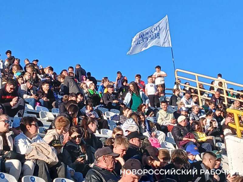 Новороссийский &laquo;Черноморец&raquo; проиграл вратарю саратовского &laquo;Сокола&raquo;
