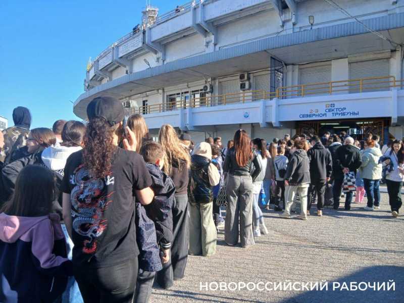 Новороссийский &laquo;Черноморец&raquo; проиграл вратарю саратовского &laquo;Сокола&raquo;