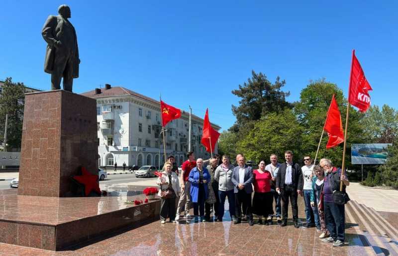 Новороссийский комсомолец &ndash; о Ленине и о себе