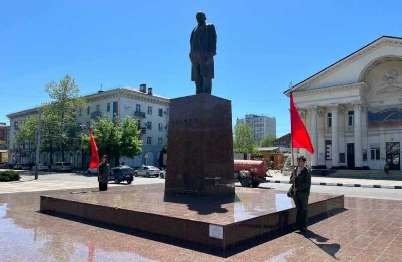 Новороссийский комсомолец &ndash; о Ленине и о себе