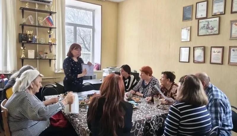 &laquo;Поддержка фронта &ndash; наша общая задача&raquo;: в администрации Новороссийского района провели встречу с волонтерами