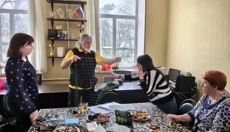 &laquo;Поддержка фронта &ndash; наша общая задача&raquo;: в администрации Новороссийского района провели встречу с волонтерами