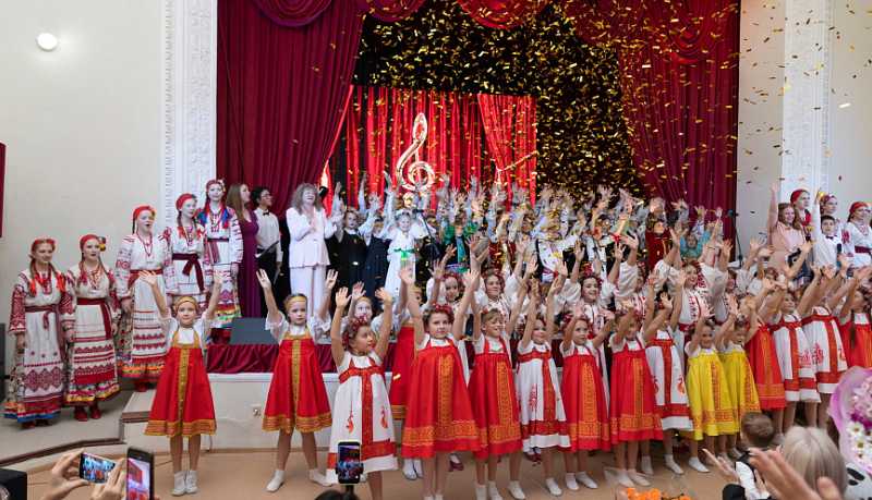 Полвека творчества и вдохновения: Детская школа искусств станицы Раевской отметила юбилей