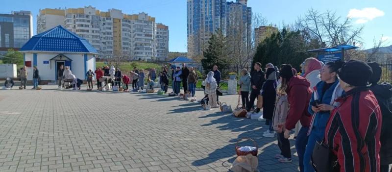 Православные новороссийцы отмечают праздник Светлой Пасхи