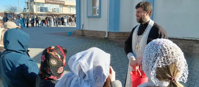 Православные новороссийцы отмечают праздник Светлой Пасхи