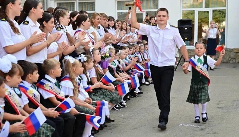 Продолжается приёмная кампания в первые классы школ Новороссийска   