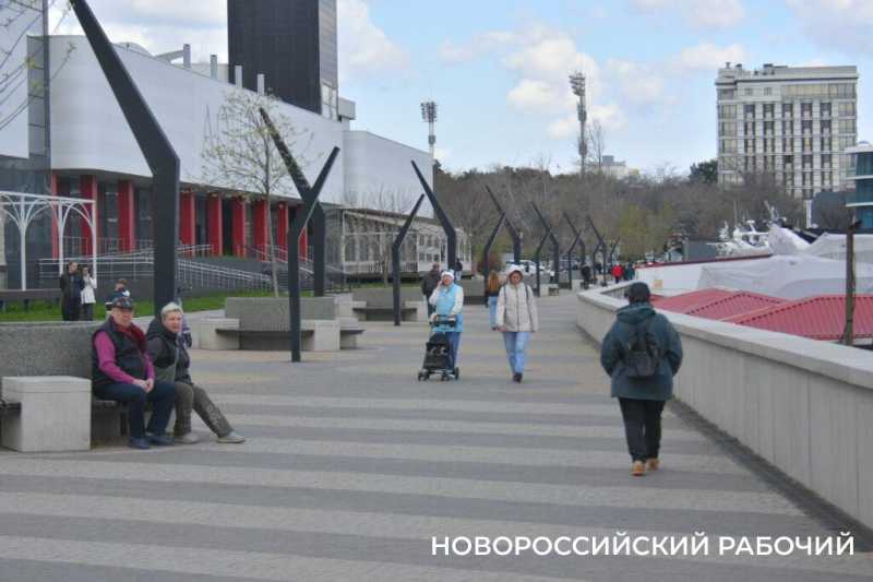 Прогулка по набережной Новороссийска настраивает на лето и отпуск. Фоторепортаж &laquo;НР&raquo;