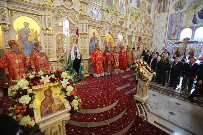 Святейший Патриарх Московский и всея Руси Кирилл совершил богослужение в храме Рождества Христова в станице Динской