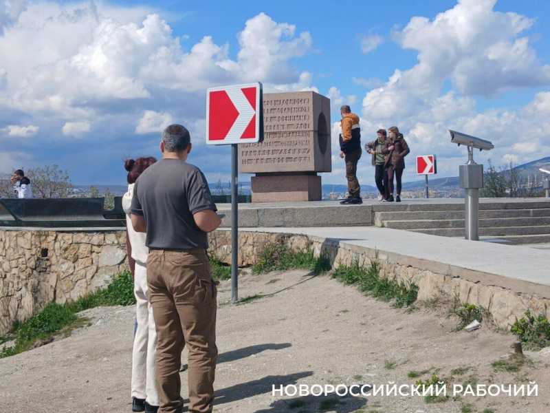 Транзитом через Новороссийск едут на Черноморское побережье весенние туристы