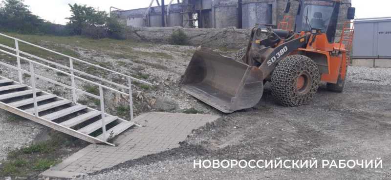 У братской могилы на склоне Маркотха нужен субботник