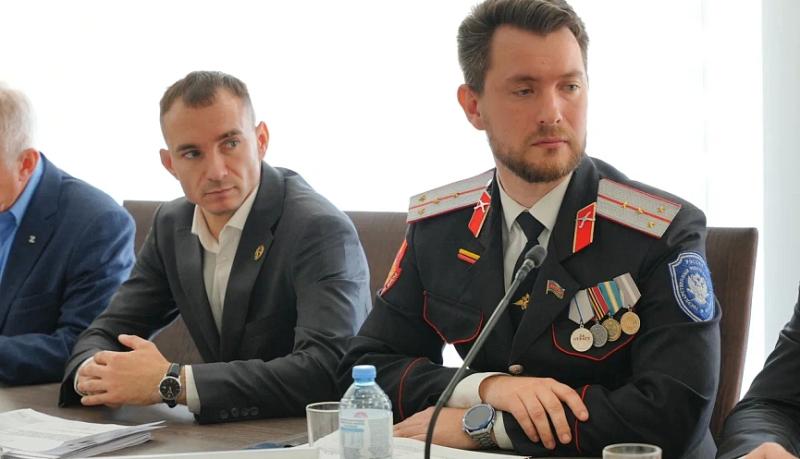 Участники проектов &laquo;Герои Кубани&raquo; и &laquo;ГЛАВная команда&raquo; на встрече с главой города-героя Новороссийска рассказали о своих достижениях и новых инициативах