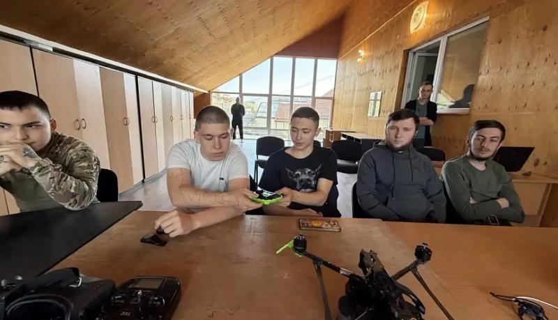 Учебный класс &laquo;Союза патриотов города-героя Новороссийска&raquo; стал площадкой для подготовки будущих операторов БПЛА