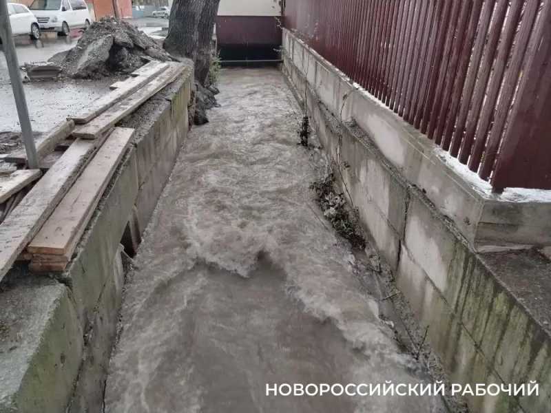 В Новороссийске мостик на Мичурина откроют в двадцатых числах апреля