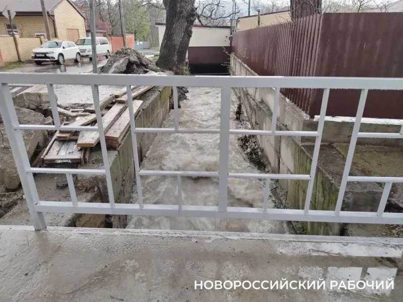 В Новороссийске мостик на Мичурина откроют в двадцатых числах апреля