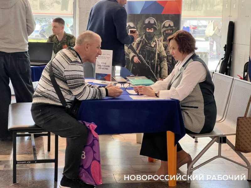 В Новороссийске на ярмарке вакансий мужской работой интересовались девушки. Кому удалось получить работу?