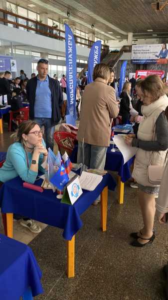 В Новороссийске на ярмарке вакансий мужской работой интересовались девушки. Кому удалось получить работу?