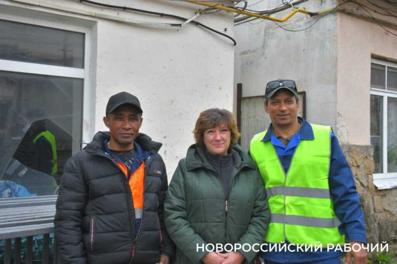 В Новороссийске на работу взяли кубинцев Карлоса (Коля), Реньера (Рома) и Фансеку (Ваня)