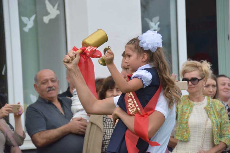 В Новороссийске началась запись детей в первые классы. Кому надо торопиться
