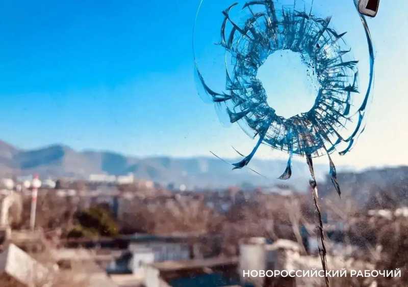 В Новороссийске обломки БПЛА повредили три дома