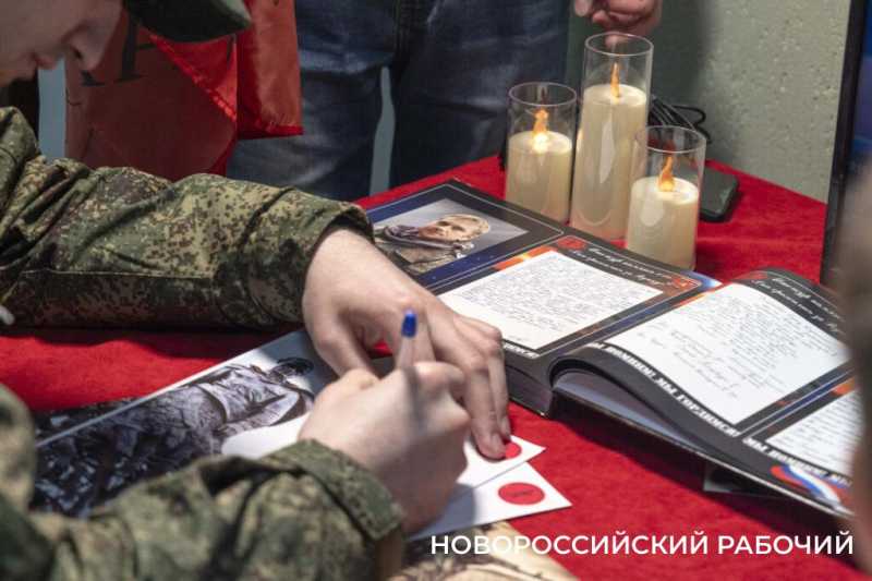 В Новороссийске прошла необычная фотовыставка &laquo;Свет души моей&raquo;