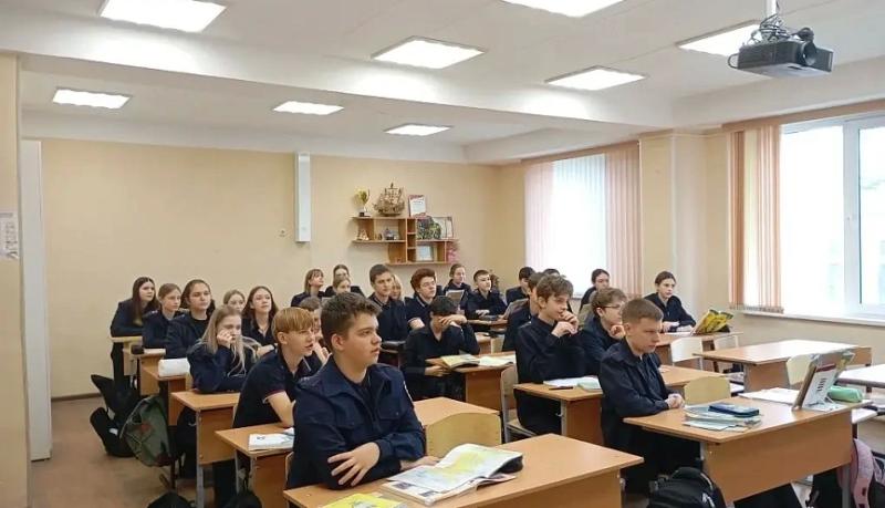 В Новороссийске участники &laquo;Движения Первых&raquo; и школьники профильных классов присоединились к Всероссийской акции МВД России &laquo;Время Гагарина&raquo;