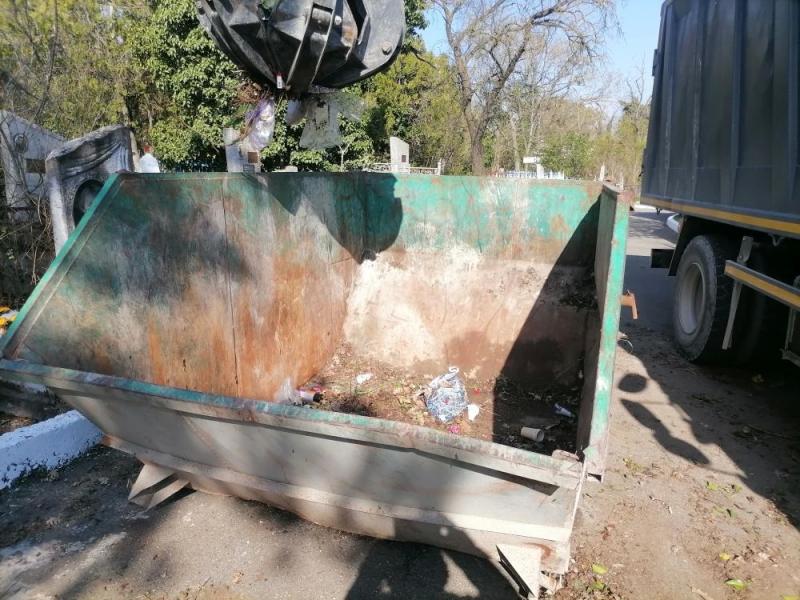 В преддверии Радоницы кладбища Новороссийска привели в порядок