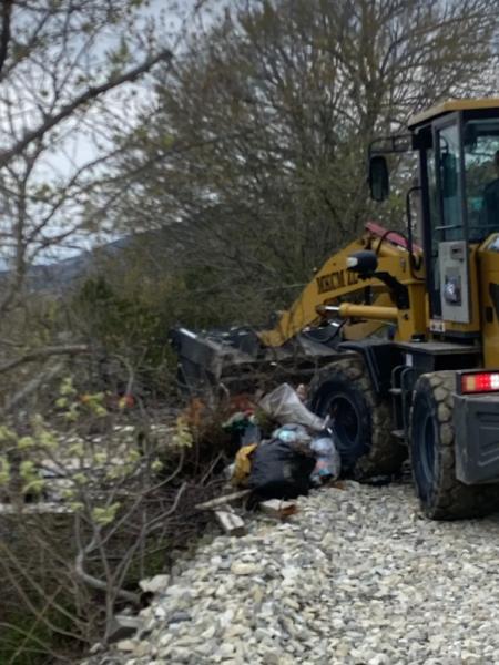 В преддверии Радоницы кладбища Новороссийска привели в порядок