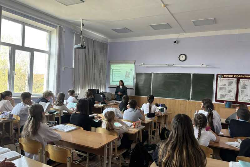 В школах Красноармейского района прошли уроки налоговой грамотности в рамках проекта &laquo;юНГа&raquo;