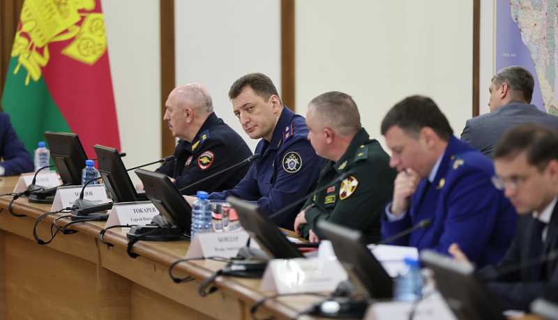 Вениамин Кондратьев поручил главам муниципалитетов усилить контроль за уровнем воды в реках
