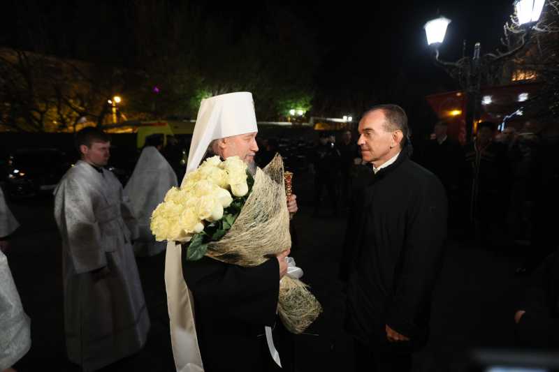 Вениамин Кондратьев принимает участие в торжественном богослужении в честь Светлой Пасхи